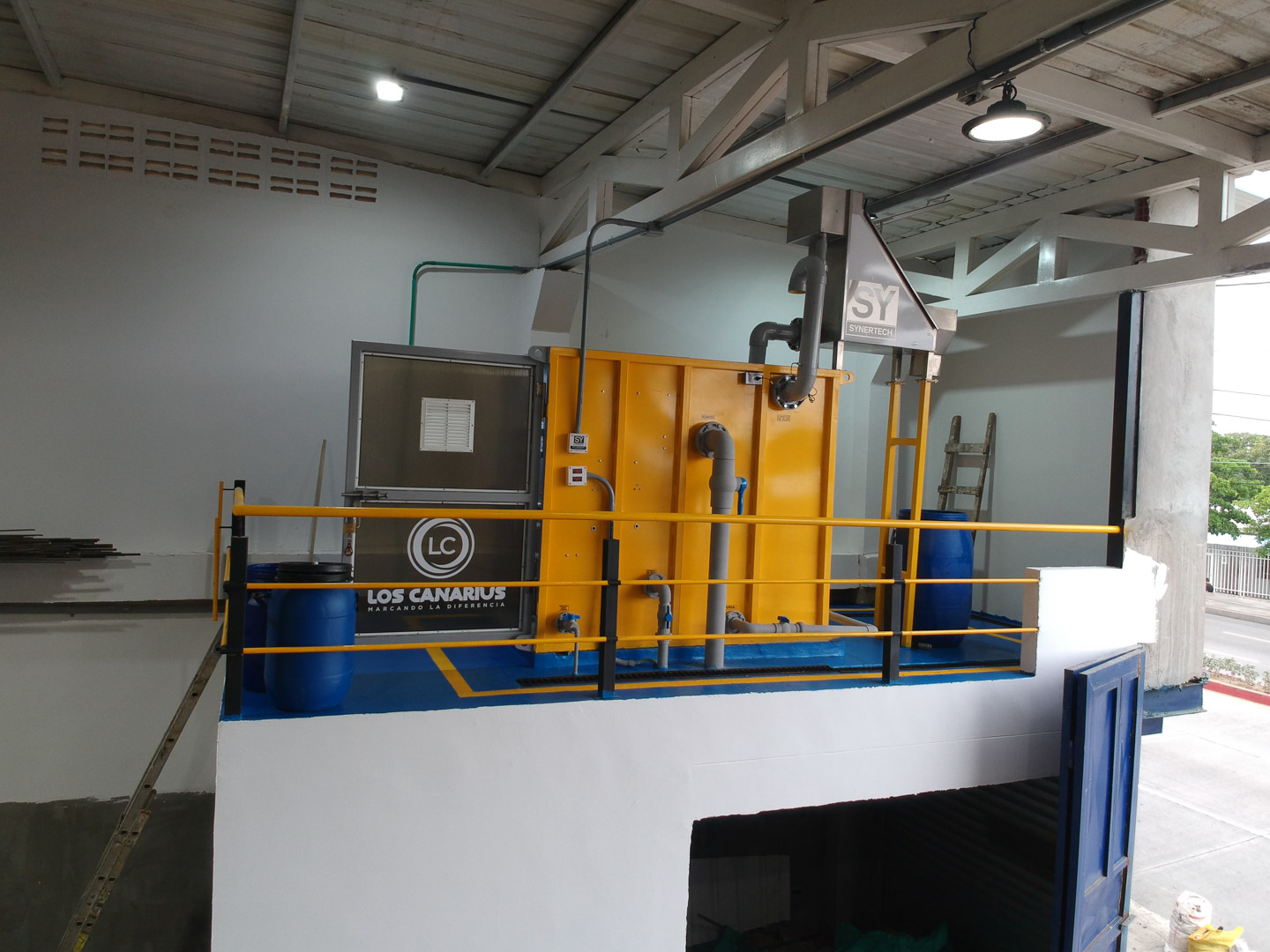 Planta contenedorizada para tratamiento de aguas residuales y agua potable COD 448: SERVITECNI CANARIUS SAS