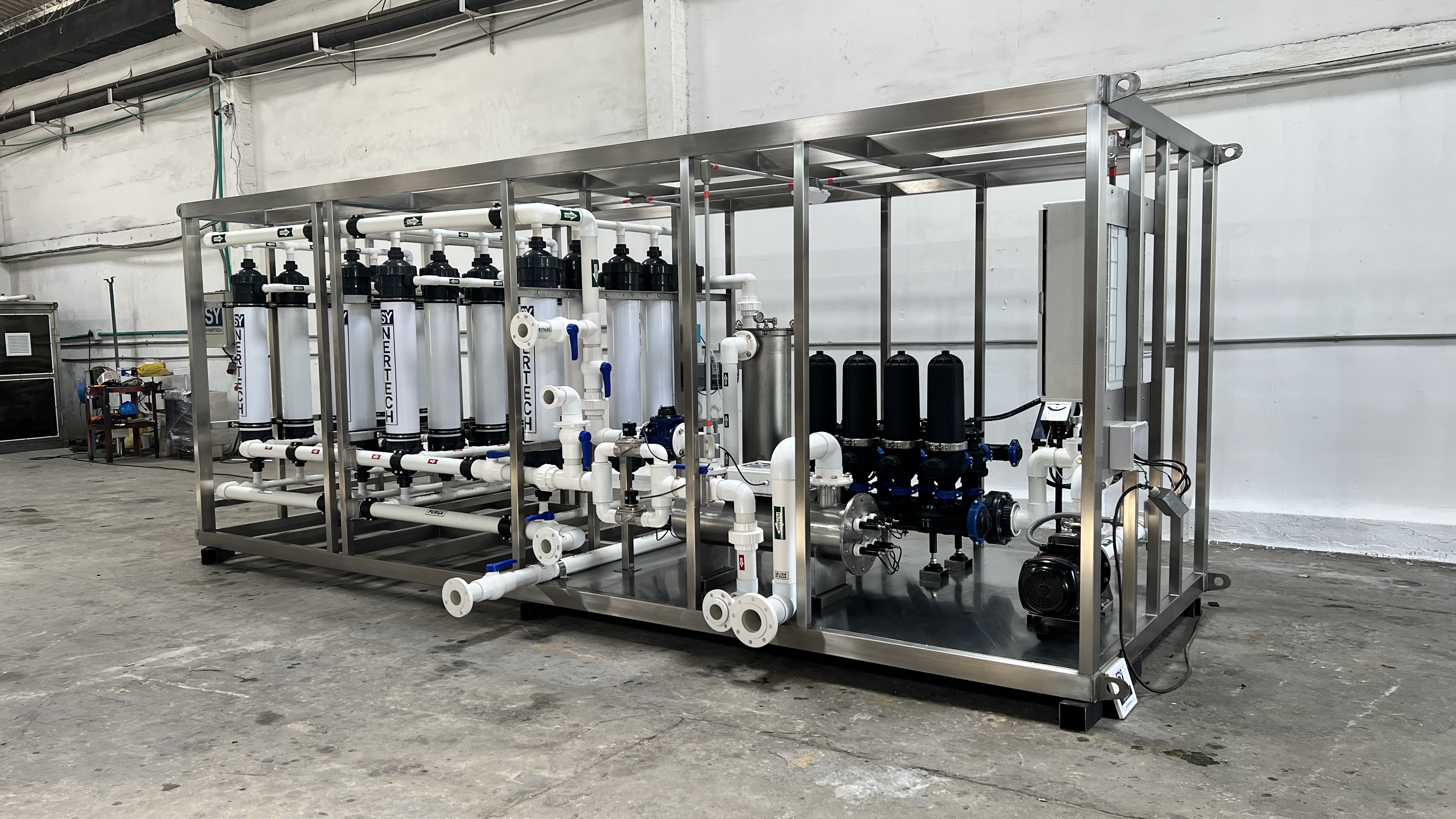 Planta contenedorizada para tratamiento de aguas residuales y agua potable COD 505: ACCAYEM PROYECTOS CIAL